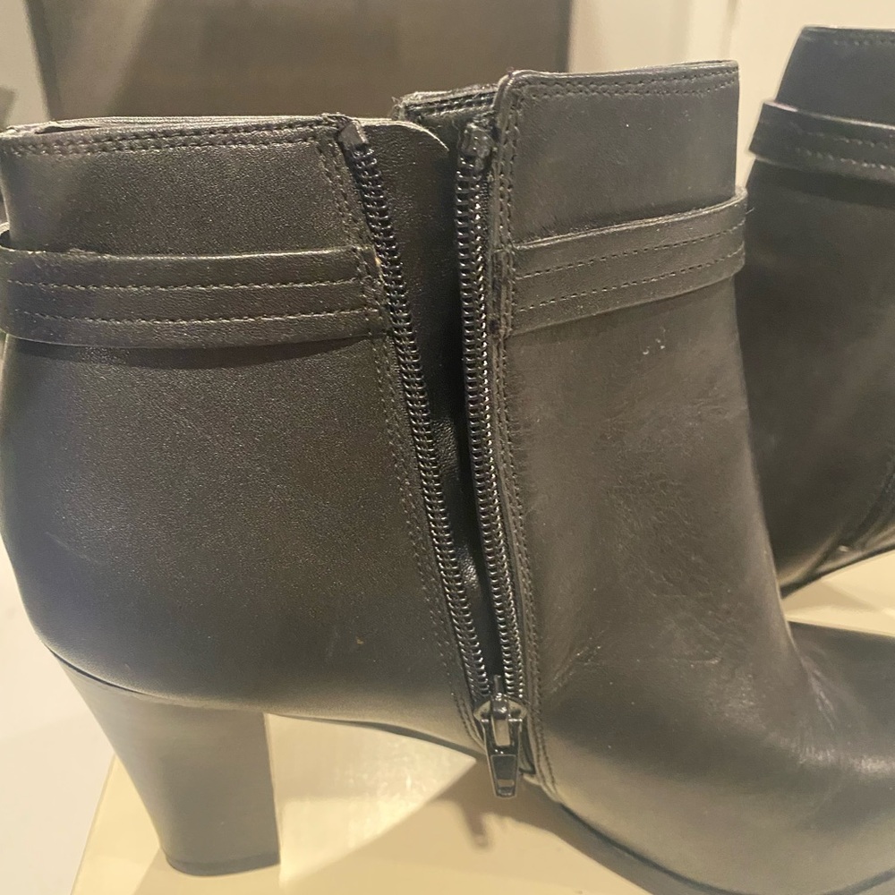 Like New! Giani Bernini Black Leather Ankle Boots 10 M - Picture 9 of 15